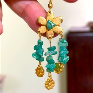🖤Teal stone💕gold flower earrings